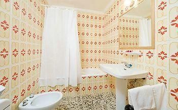 Apartamentos Bon Sol - Los Rosales Playa d'en Bossa Buitenkant foto